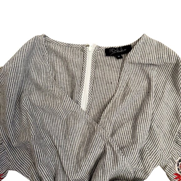 RD & Koko Floral Embroidered Faux Wrap Top Women Size Medium Black White Striped - Picture 5 of 6
